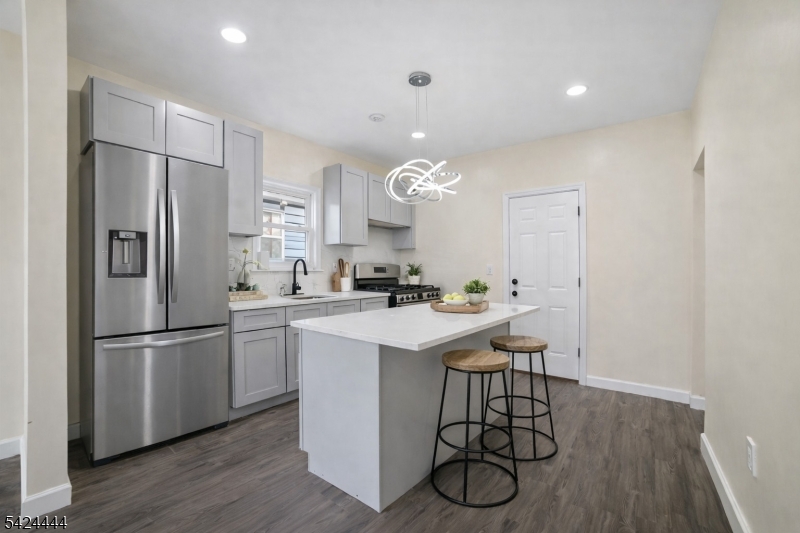 Elmwood Park - Residential Income