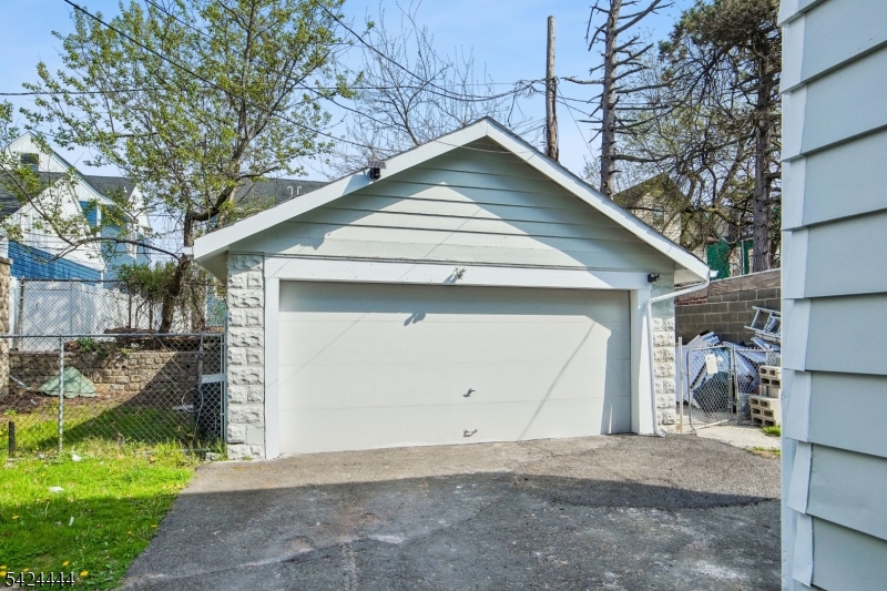 Elmwood Park - Residential Income