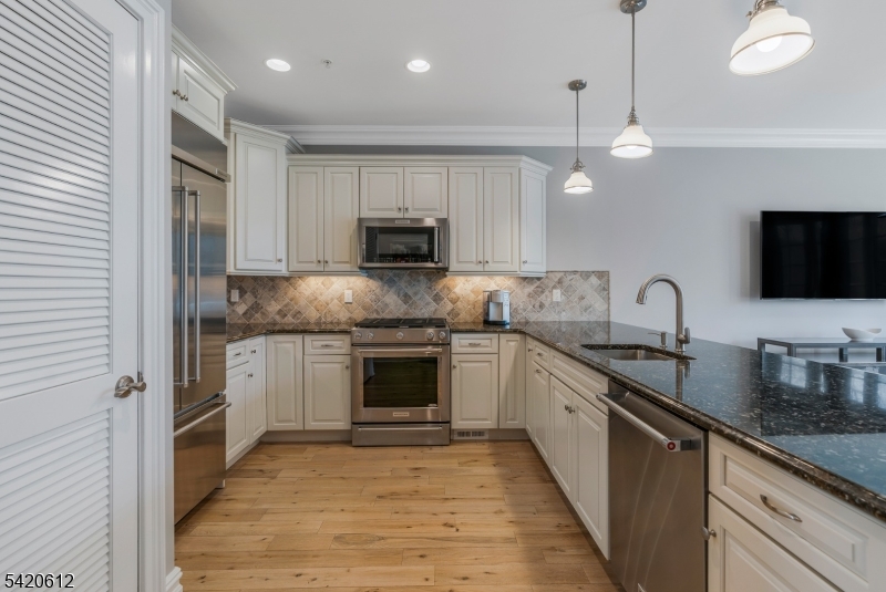 Lakeside Villas - Residential