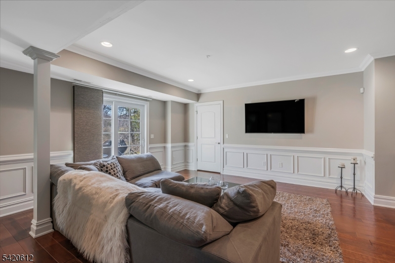 Lakeside Villas - Residential