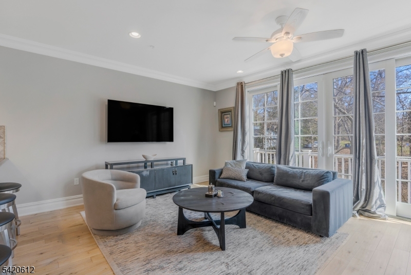 Lakeside Villas - Residential