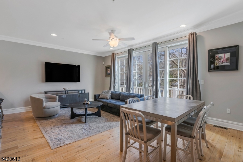 Lakeside Villas - Residential