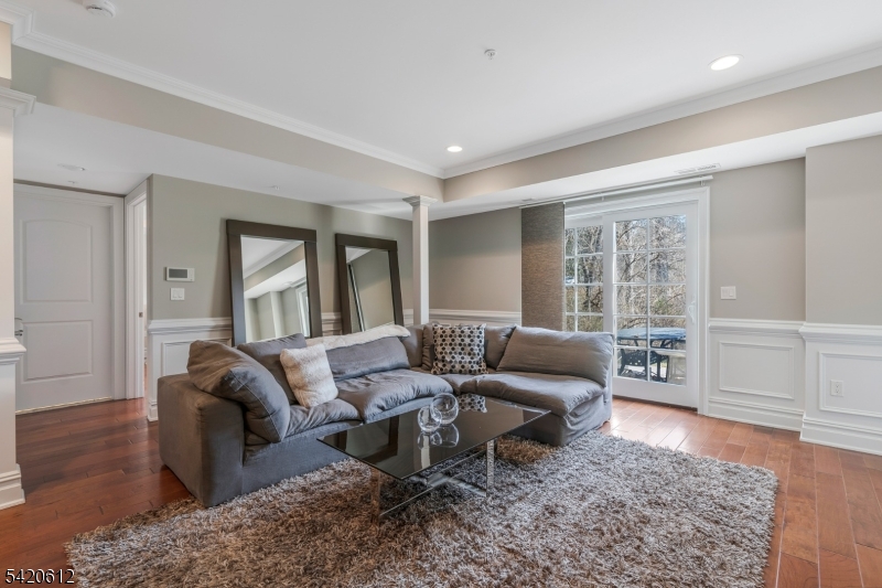 Lakeside Villas - Residential