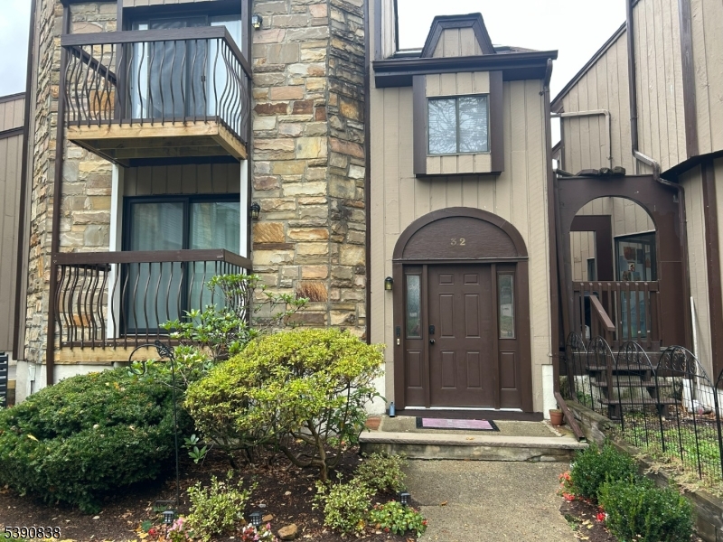 Hastings Square - Residential Lease