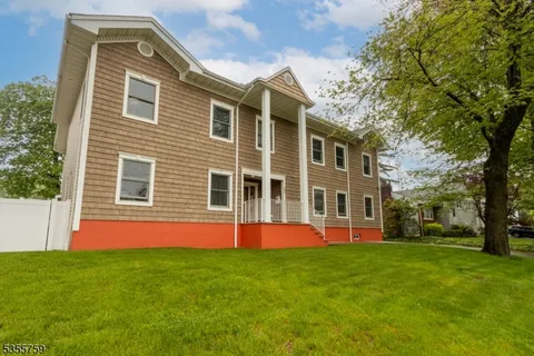 33 Lockwood Pl, Clifton City, NJ 07012 - MLS#: 3962690