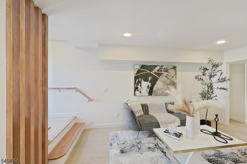 Javier Hill Townhouses - Residential