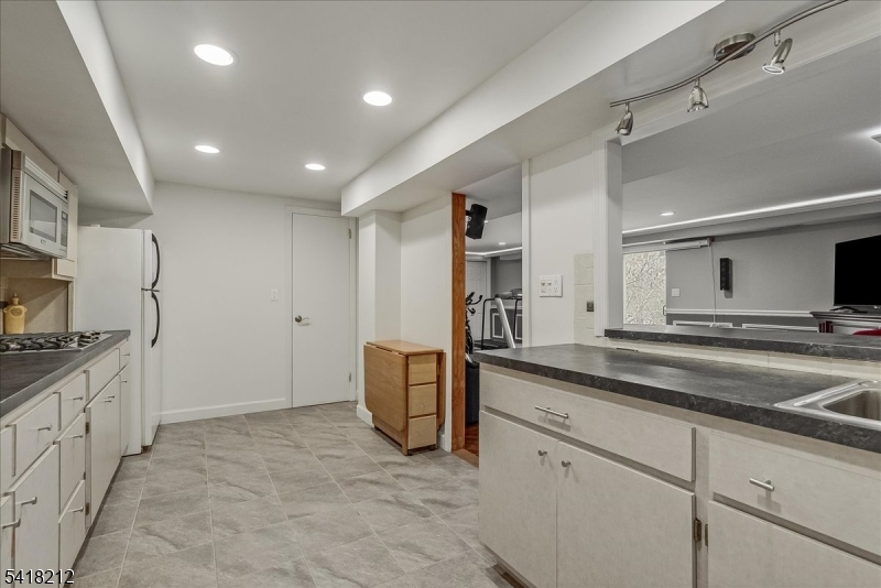 Riker Hill - Residential