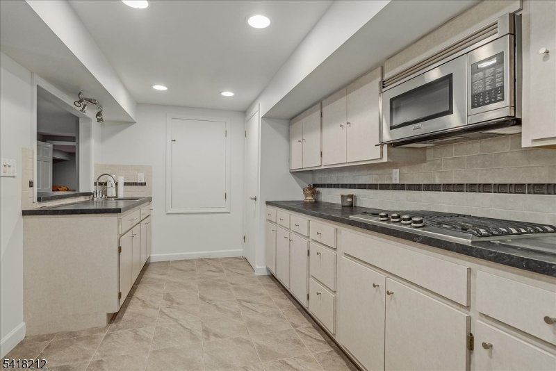 Riker Hill - Residential