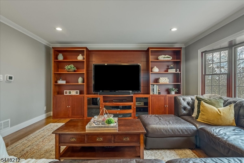 Riker Hill - Residential