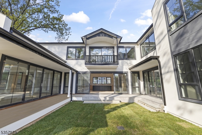370 Hartshorn Dr