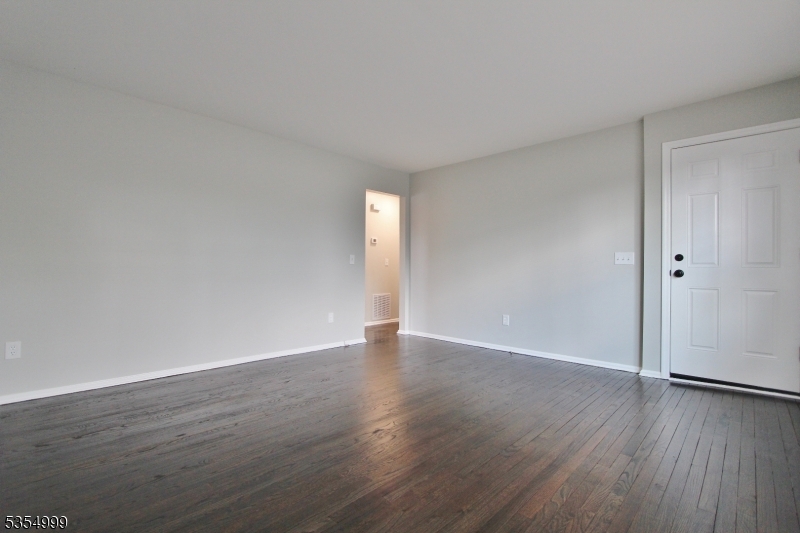 South Plainfield Boro, New Jersey 07080, United States, 2 Bedrooms Bedrooms, ,1 BathroomBathrooms,Residential,Active,123170