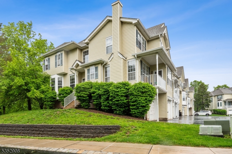 32 Stratton Ct