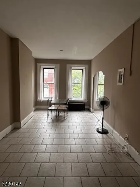 MLS: 3964939