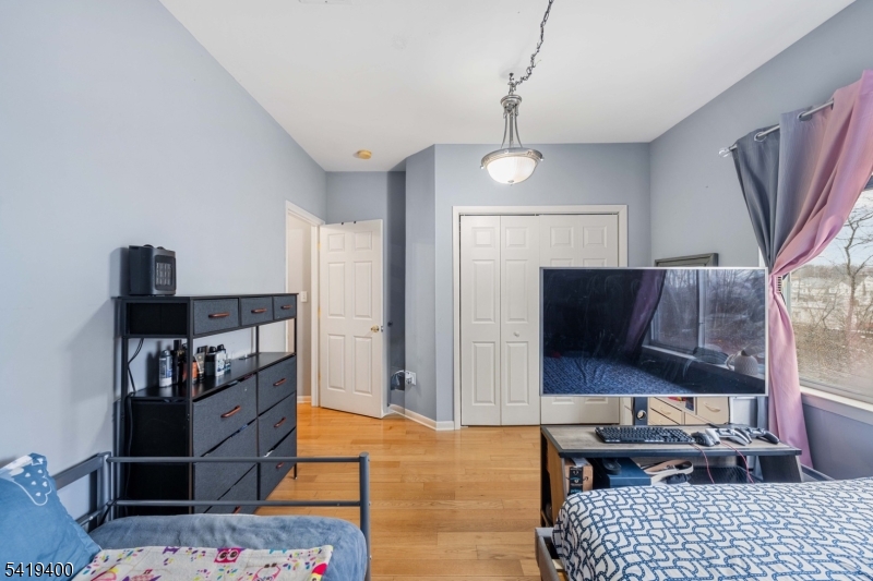 Elmora - Residential