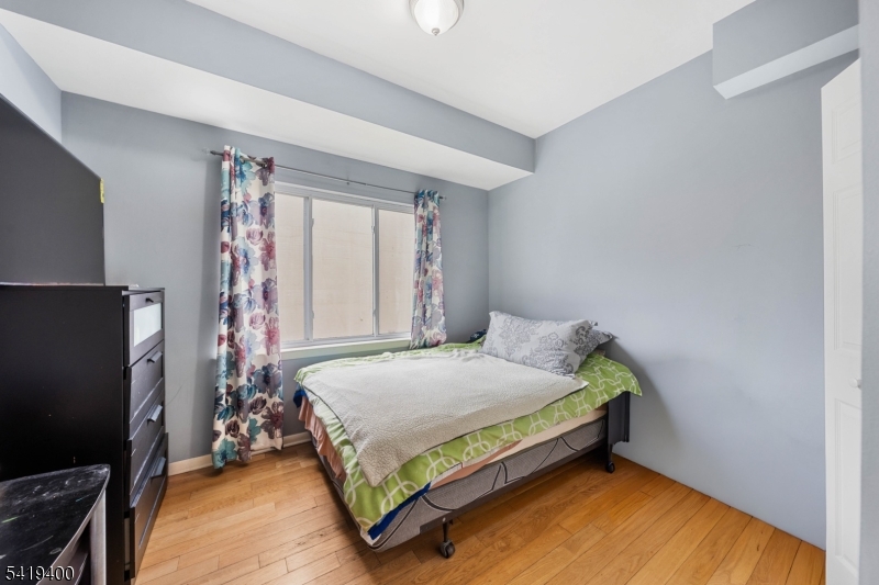 Elmora - Residential