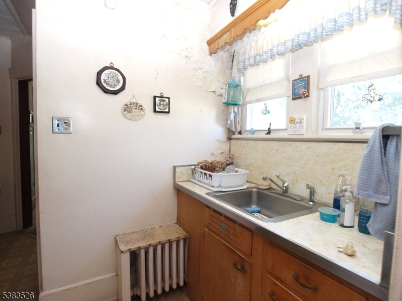 POMPTON PLAINS - Residential