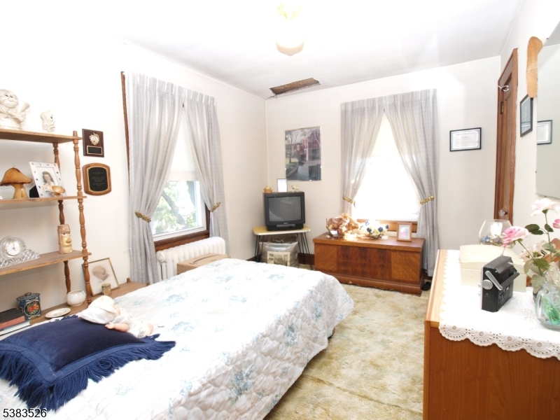 POMPTON PLAINS - Residential