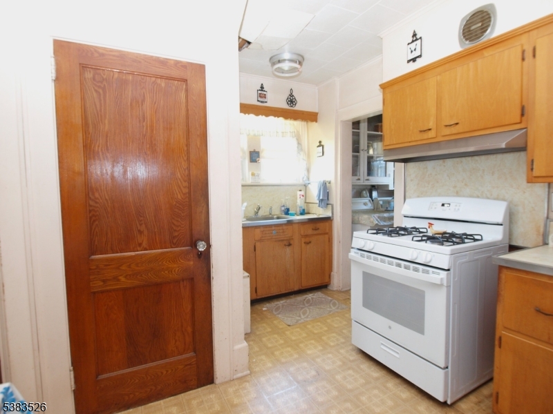 POMPTON PLAINS - Residential