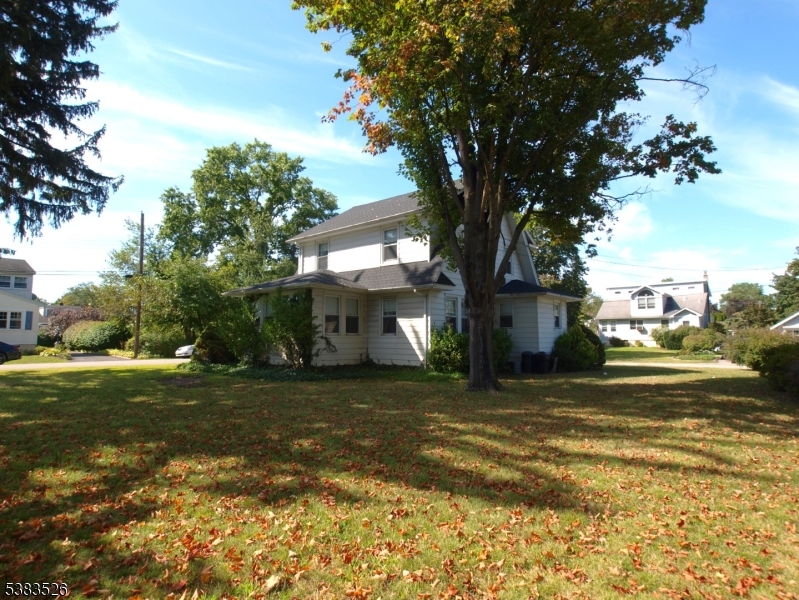 POMPTON PLAINS - Residential