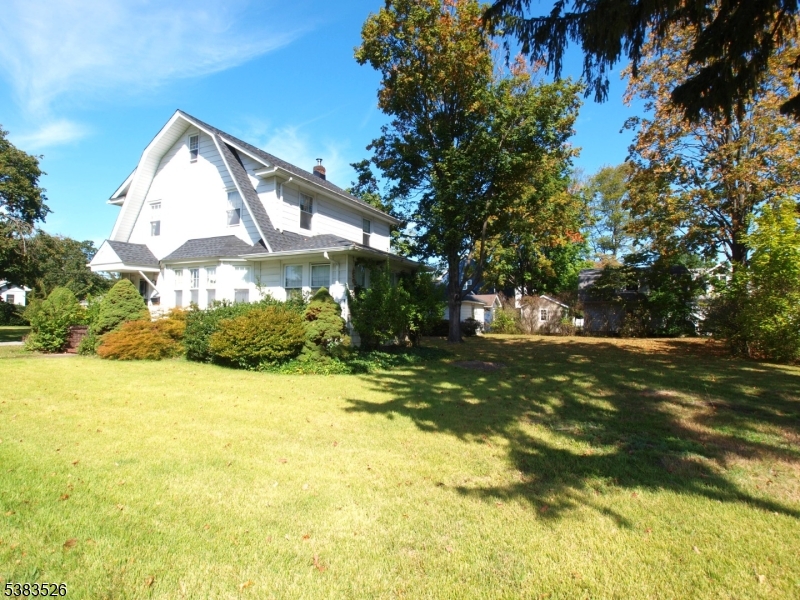 POMPTON PLAINS - Residential