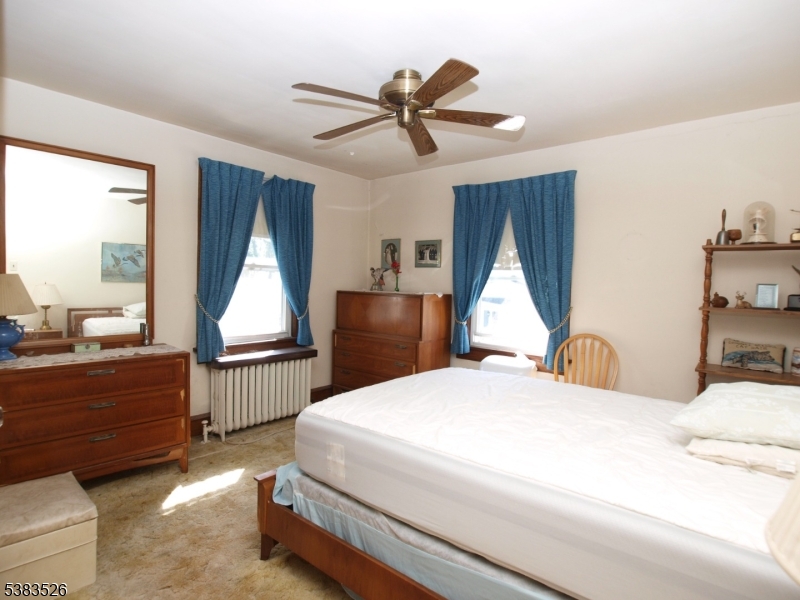 POMPTON PLAINS - Residential