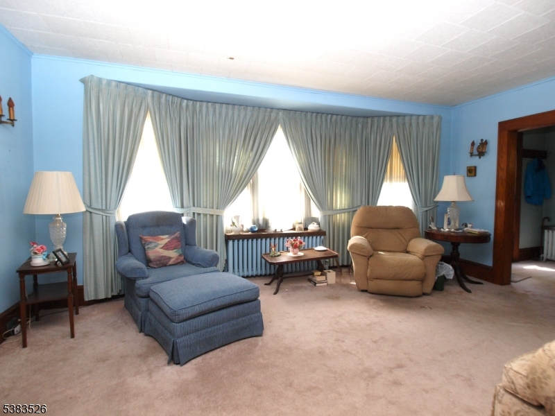 POMPTON PLAINS - Residential