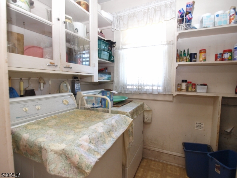 POMPTON PLAINS - Residential