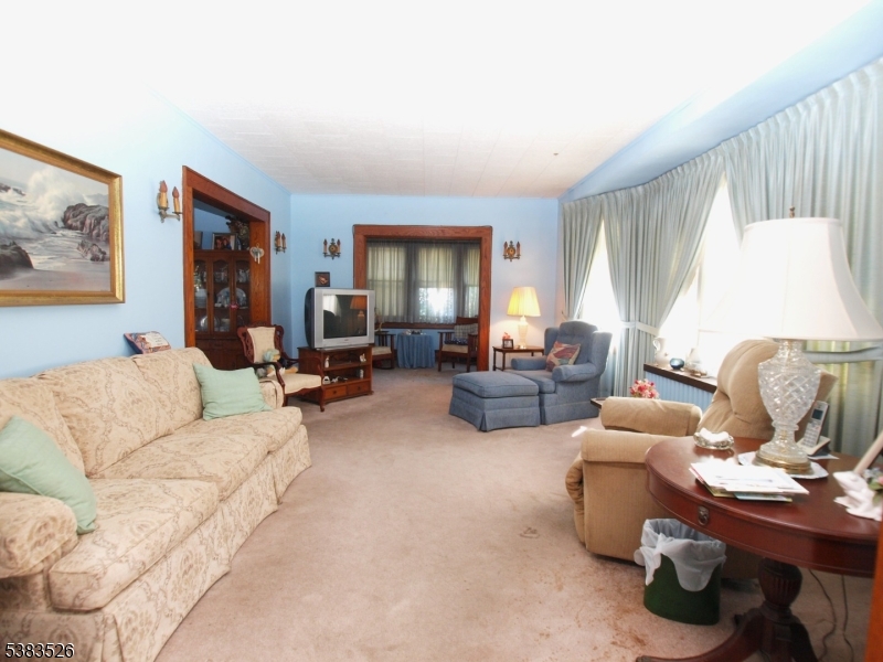 POMPTON PLAINS - Residential