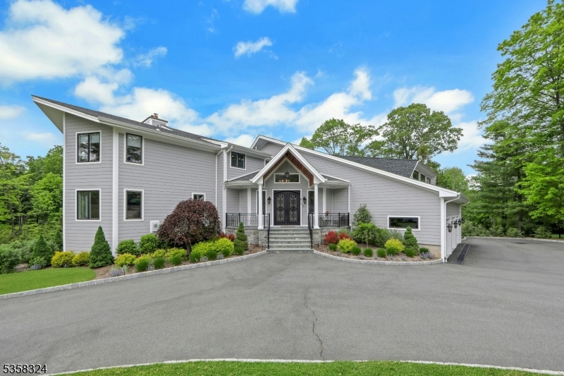 817 Apple Ridge Rd