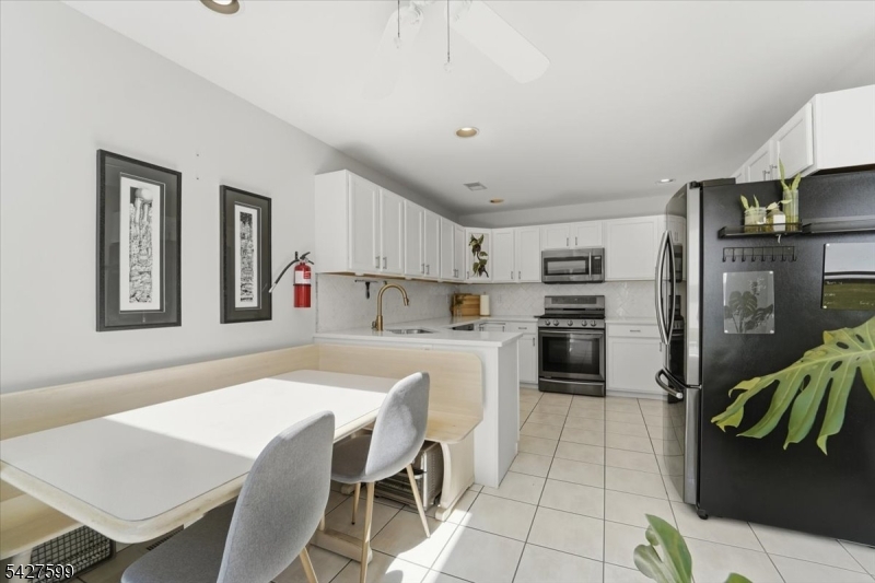 Castle Pointe - Residential