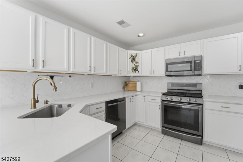 Castle Pointe - Residential