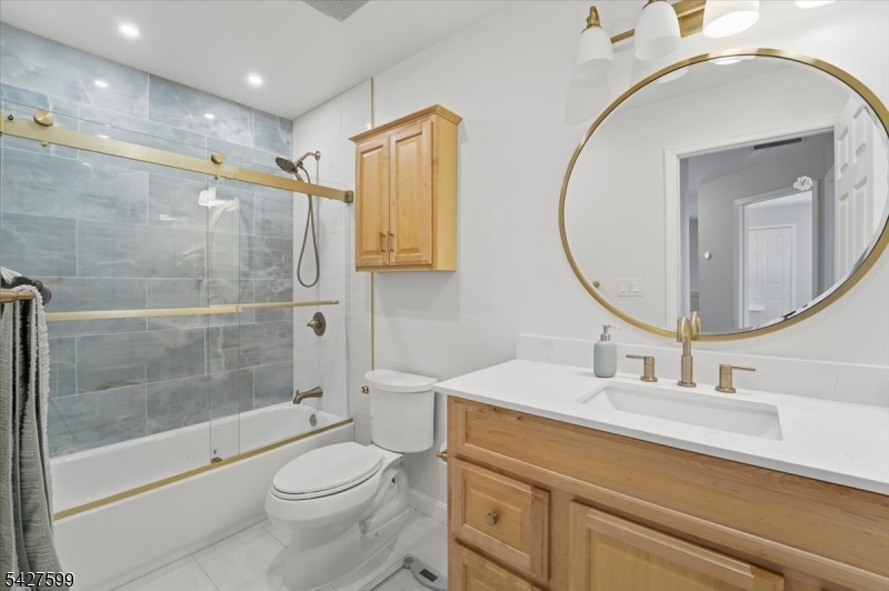 Castle Pointe - Residential