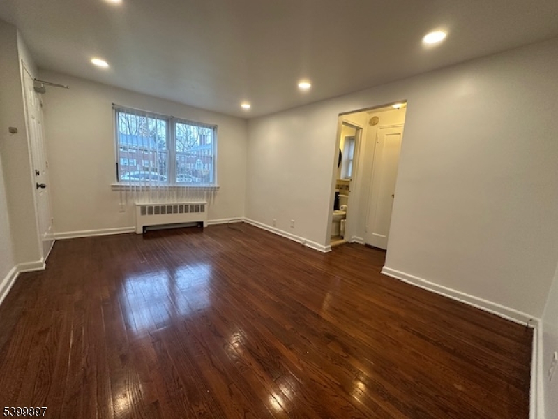 ARDLEIGH PARK - Residential Lease