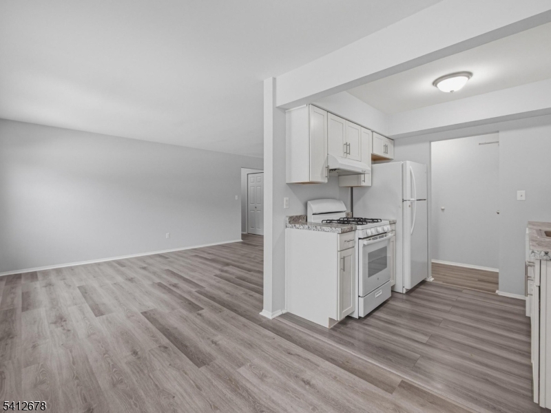 Stonehurst-I condos - Residential