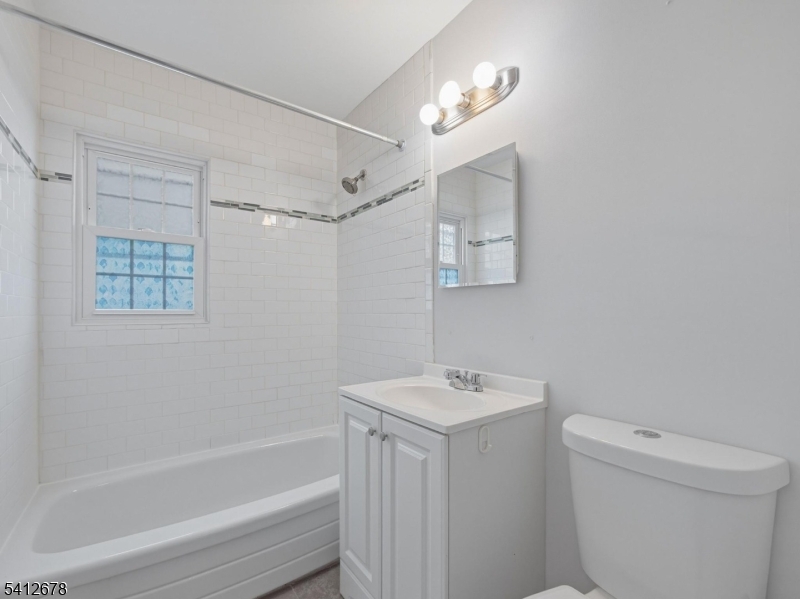 Stonehurst-I condos - Residential