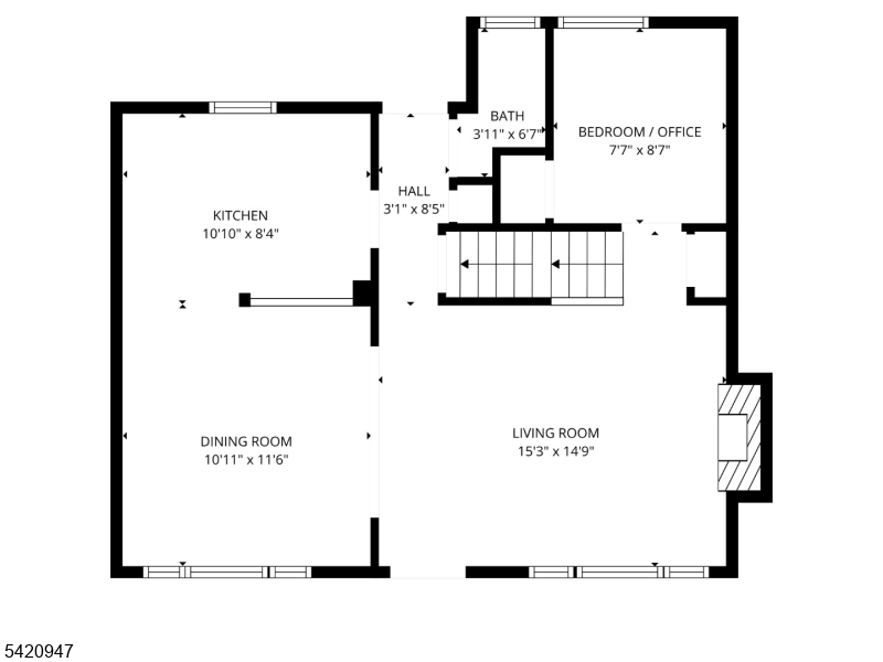 Main image without alt text