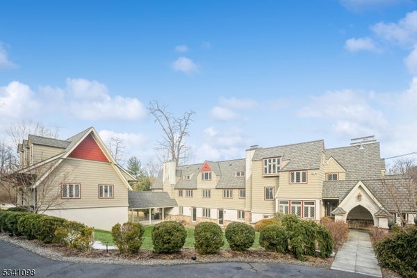 88 W MAIN ST, MENDHAM, NJ 07945 - Image cbf76feb389878c6dbce99b3a8a7bb1f/2325121931