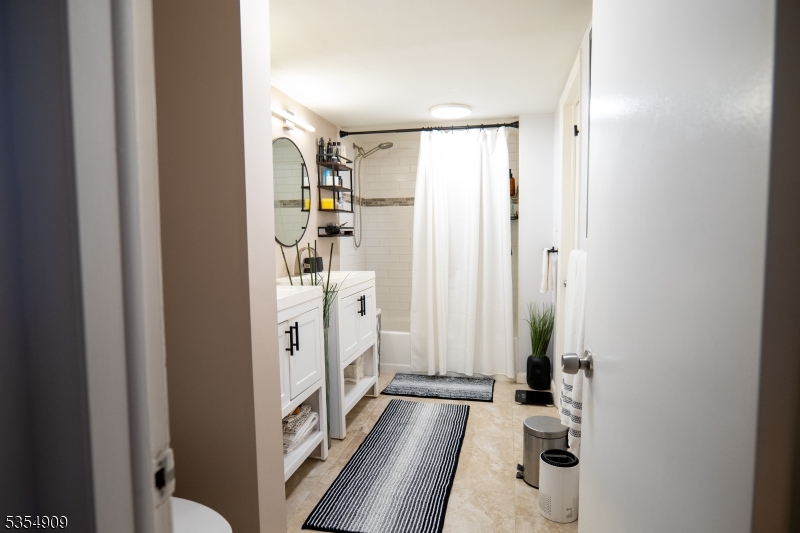 City Of Orange Twp., New Jersey 07050, United States, 2 Bedrooms Bedrooms, ,2 BathroomsBathrooms,Residential,Pending,120417