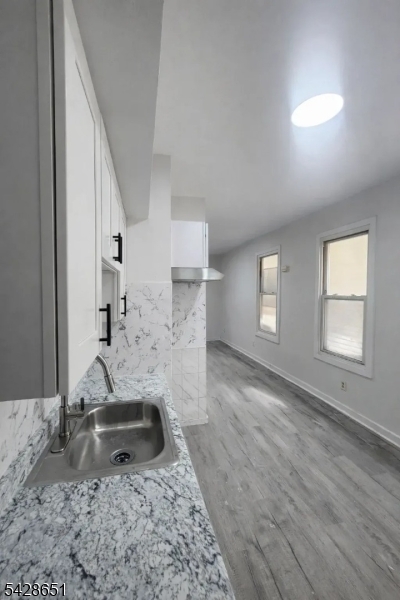 504 Bond St - Photo 4