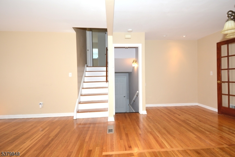 Plainfield City, New Jersey 07063, United States, 3 Bedrooms Bedrooms, ,2 BathroomsBathrooms,Residential,Active,197389