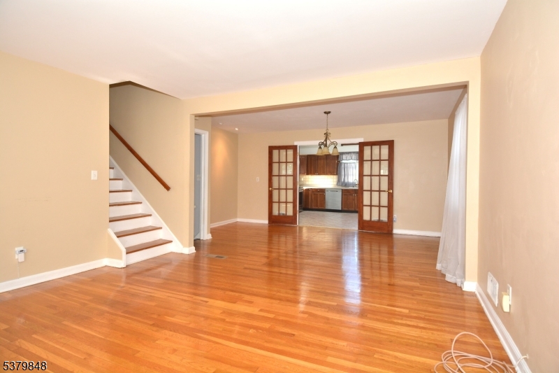 Plainfield City, New Jersey 07063, United States, 3 Bedrooms Bedrooms, ,2 BathroomsBathrooms,Residential,Active,197389