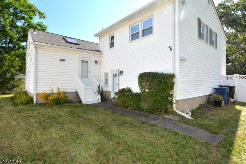 Plainfield City, New Jersey 07063, United States, 3 Bedrooms Bedrooms, ,2 BathroomsBathrooms,Residential,Active,197389