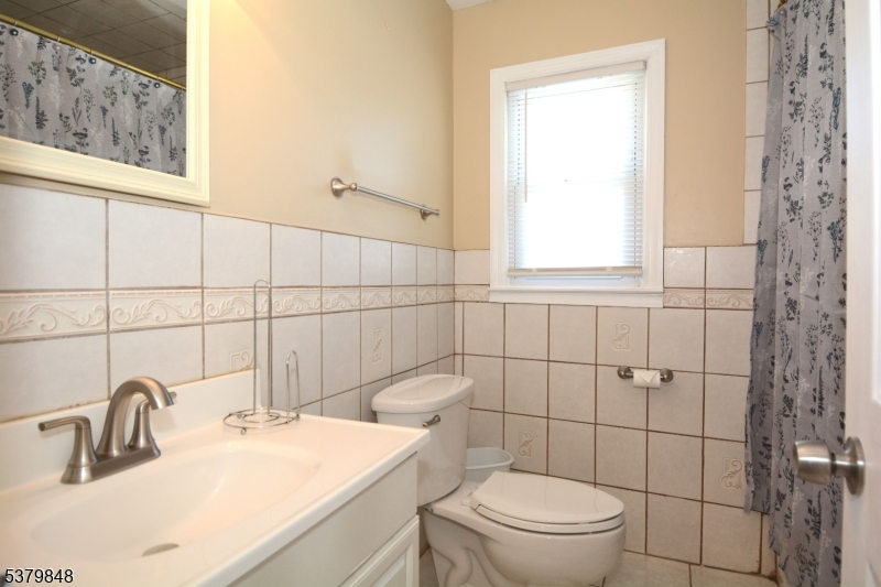 Plainfield City, New Jersey 07063, United States, 3 Bedrooms Bedrooms, ,2 BathroomsBathrooms,Residential,Active,197389