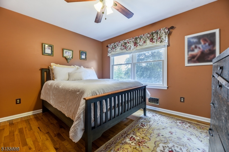 MEADOW RUN - Residential