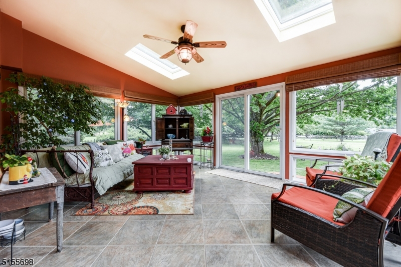 MEADOW RUN - Residential