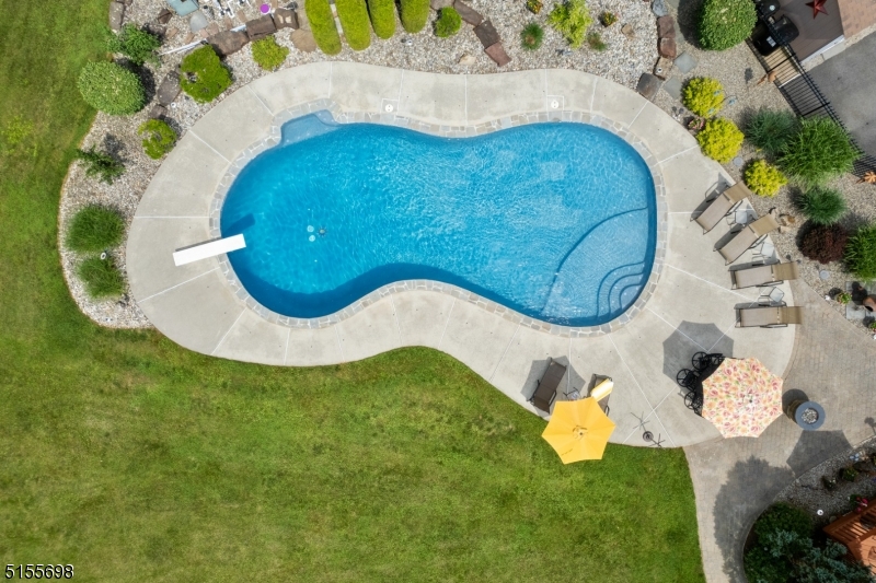 MEADOW RUN - Residential