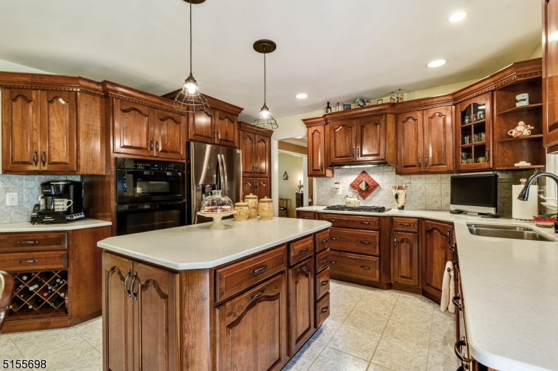 MEADOW RUN - Residential