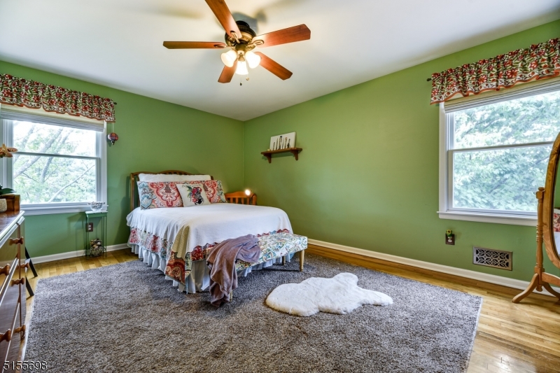 MEADOW RUN - Residential