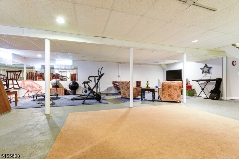 MEADOW RUN - Residential