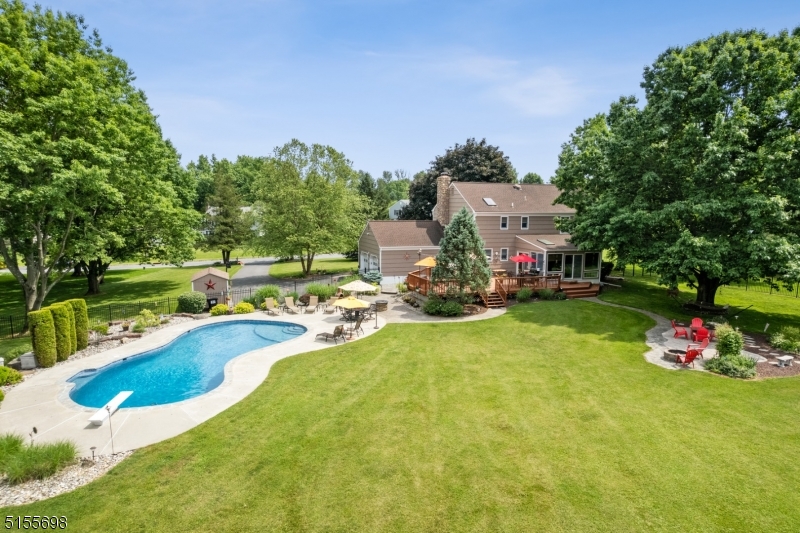 MEADOW RUN - Residential